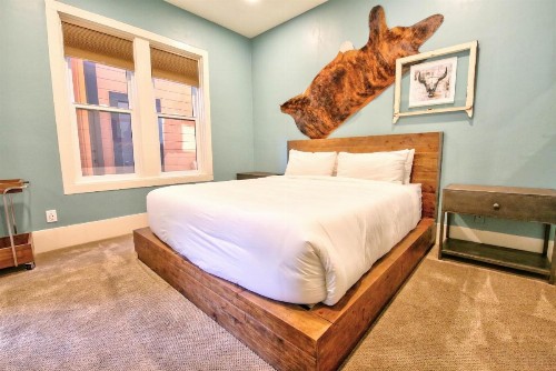 The Groveland Hotel - image 21