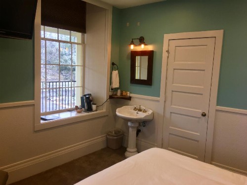 The Groveland Hotel - image 39