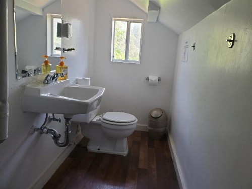 Yosemite International Hostel - image 32