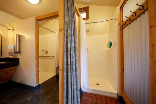 Evergreen Lodge at Yosemite - image 24