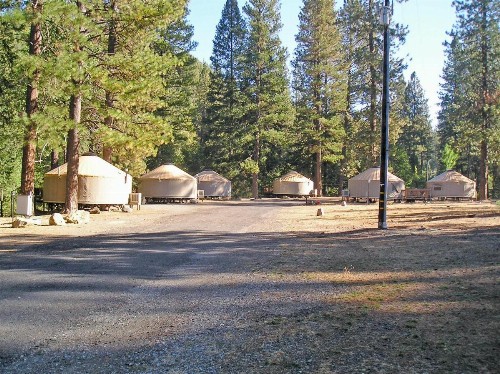 Yosemite Lakes Meadow Yurt 15 - image 16