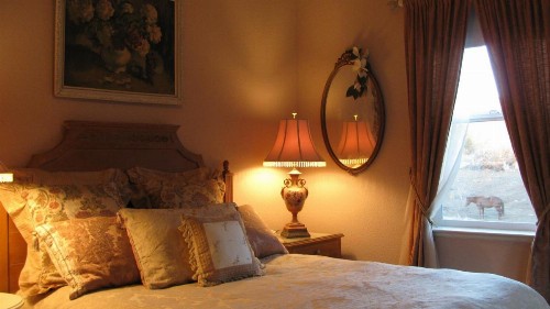 Yosemite Rose Bed and Breakfast - image 2