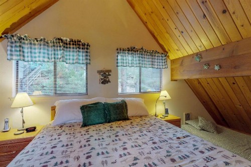 Lakefront Cabin (01/440) - image 3