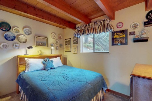 Lakefront Cabin (01/440) - image 4