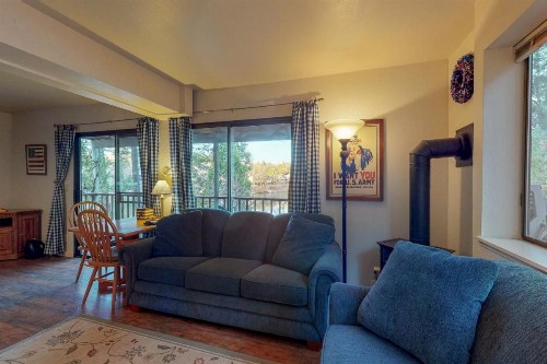 Lakefront Cabin (01/440) - image 8