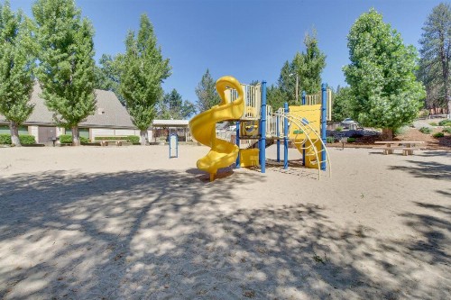 Hummingbird House (02/256) - image 12