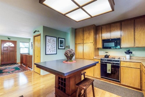 Hummingbird House (02/256) - image 9