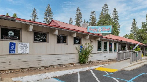 Buck Meadows Lodge - image 11