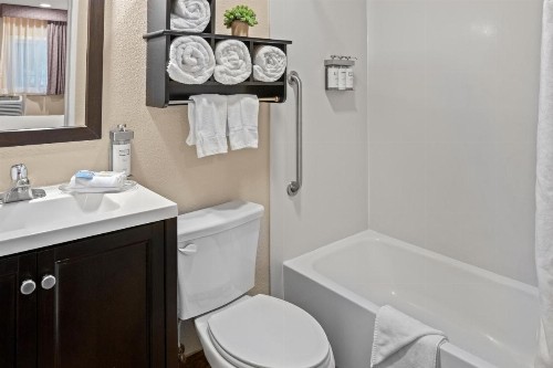 Buck Meadows Lodge - image 2