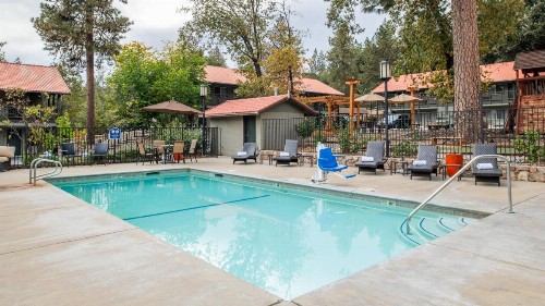 Buck Meadows Lodge - image 21
