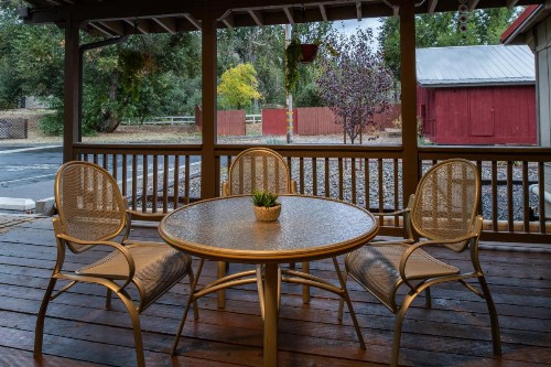Buck Meadows Lodge - image 9