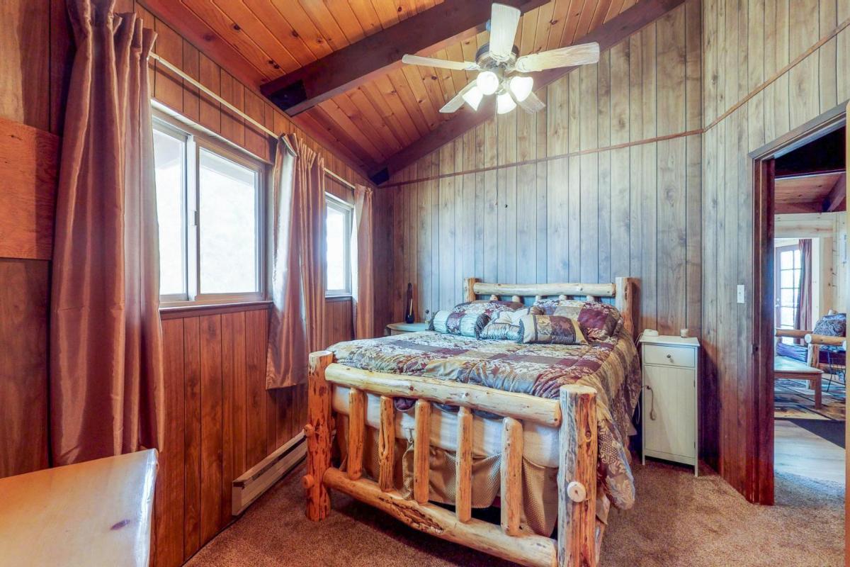 Rustic Retreat - image 7
