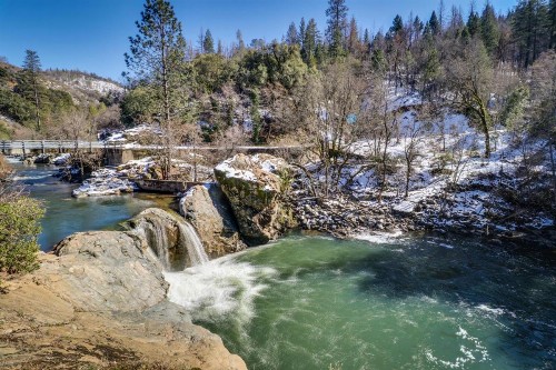 Creekside Cabin - image 6