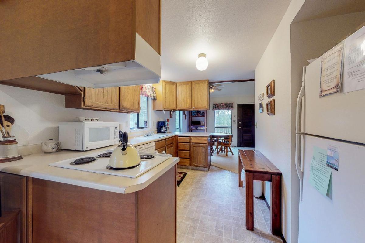 Golf Course Condo (Oaks #4) - image 2