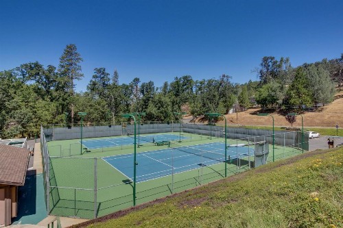 Golf Course Condo (Oaks #4) - image 4