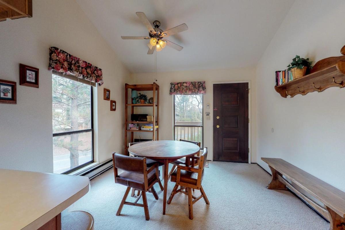Golf Course Condo (Oaks #4) - image 7