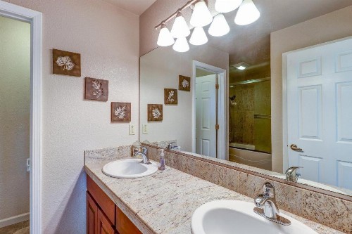 Rock Canyon Lodge - image 8