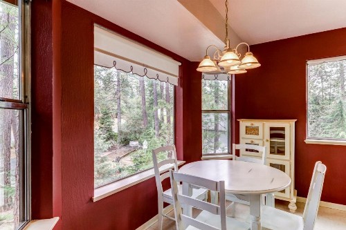 Pine Mountain Retreat - image 3