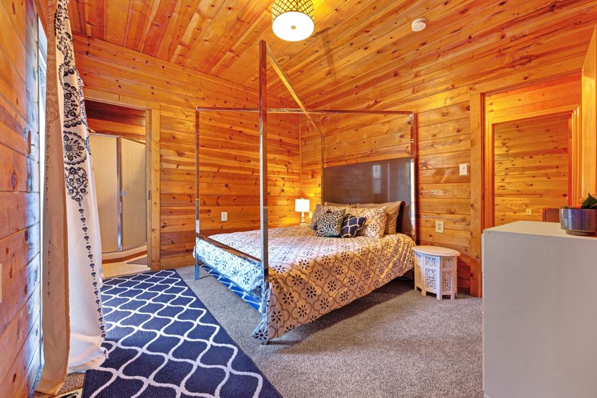 Cabernet Cabin - image 2
