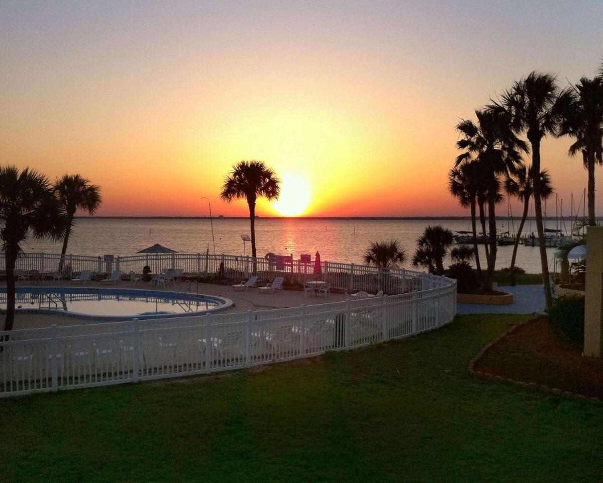 Quality Inn & Suites on the Bay near Pensacola Beach - main image