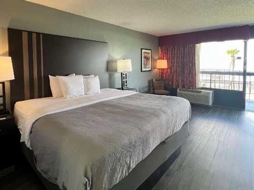 Quality Inn & Suites on the Bay near Pensacola Beach - image 12