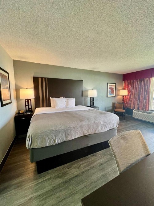 Quality Inn & Suites on the Bay near Pensacola Beach - image 13