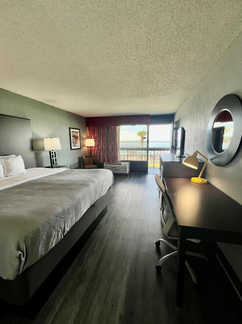 Quality Inn & Suites on the Bay near Pensacola Beach - image 15