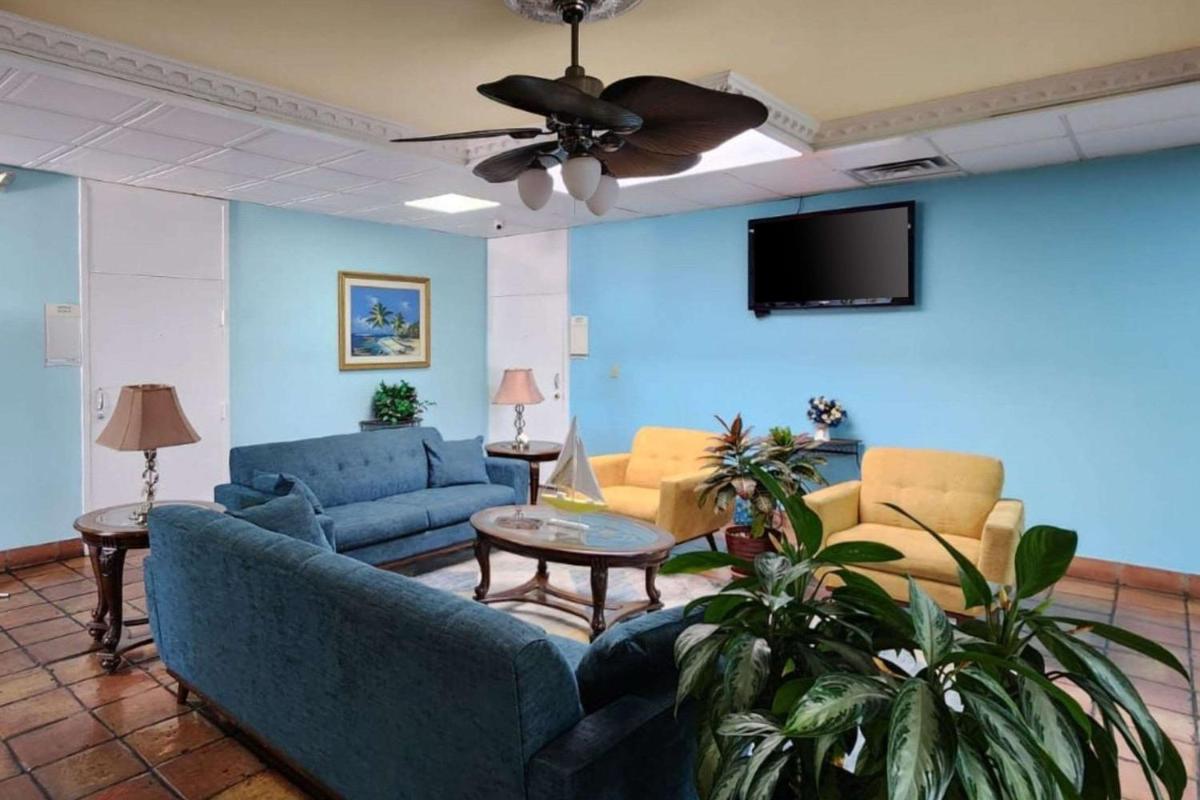 Quality Inn & Suites on the Bay near Pensacola Beach - image 2