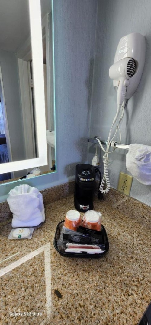 Quality Inn & Suites on the Bay near Pensacola Beach - image 5