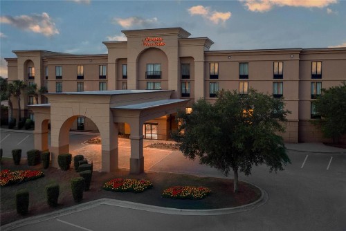 Hampton Inn & Suites Pensacola/Gulf Breeze - image 11