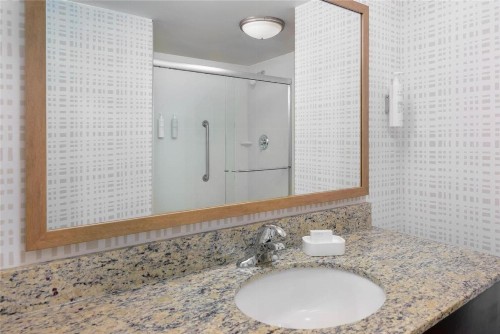 Hampton Inn & Suites Pensacola/Gulf Breeze - image 16