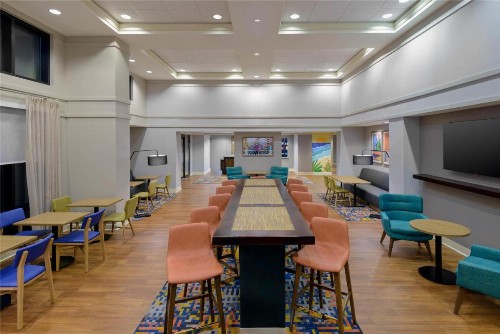 Hampton Inn & Suites Pensacola/Gulf Breeze - image 28