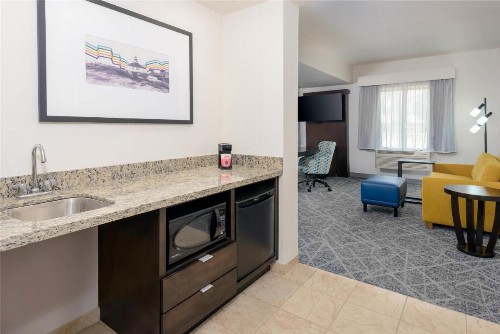 Hampton Inn & Suites Pensacola/Gulf Breeze - image 30