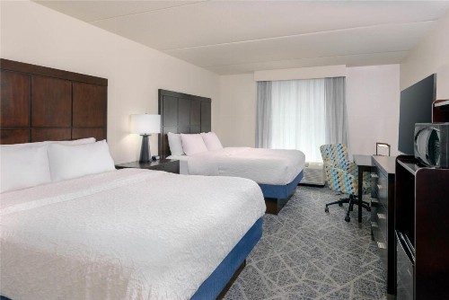 Hampton Inn & Suites Pensacola/Gulf Breeze - image 4