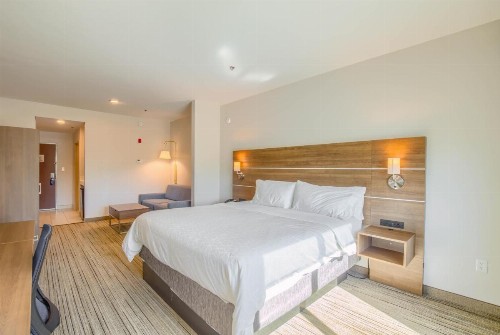 Holiday Inn Express Hotel & Suites Gulf Shores an IHG Hotel - image 44