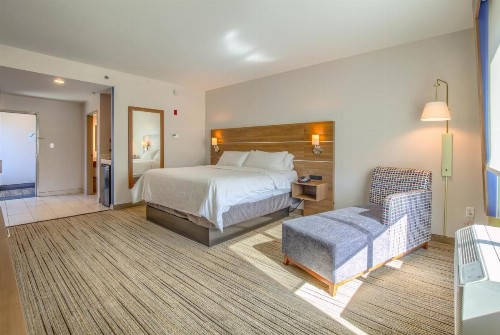 Holiday Inn Express Hotel & Suites Gulf Shores an IHG Hotel - image 8