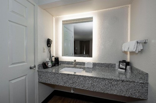 Red Roof Inn Gulf Shores - image 18