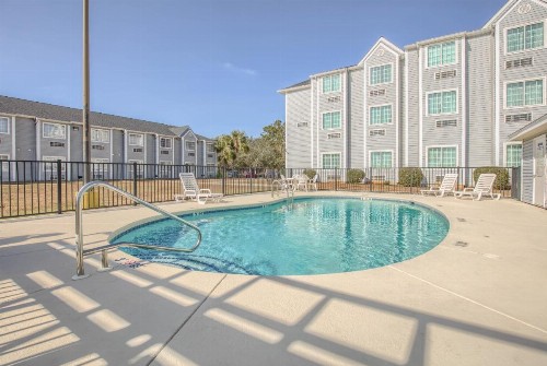 Microtel Inn & Suites by Wyndham Gulf Shores - image 7