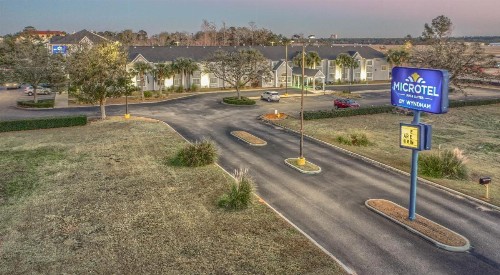 Microtel Inn & Suites by Wyndham Gulf Shores - image 2