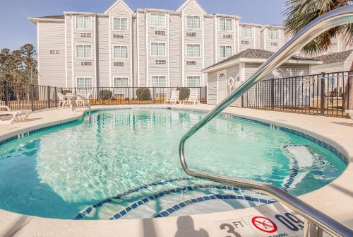 Microtel Inn & Suites by Wyndham Gulf Shores - image 17