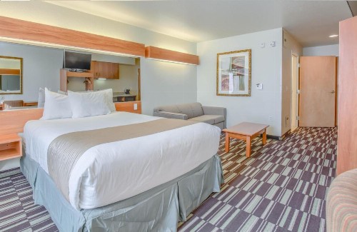 Microtel Inn & Suites by Wyndham Gulf Shores - image 4