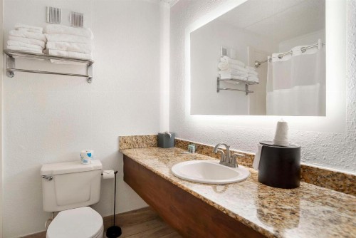 Best Western on the Beach - image 38