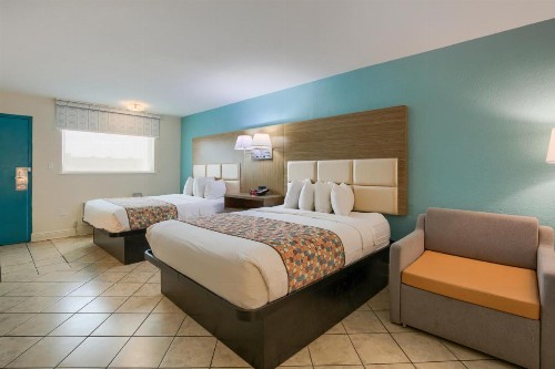 Beachside Resort Hotel - image 20