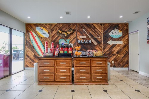 Beachside Resort Hotel - image 3