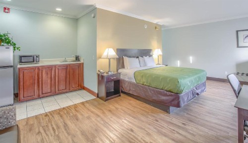 Quality Inn Ft. Morgan Road-Hwy 59 - image 2