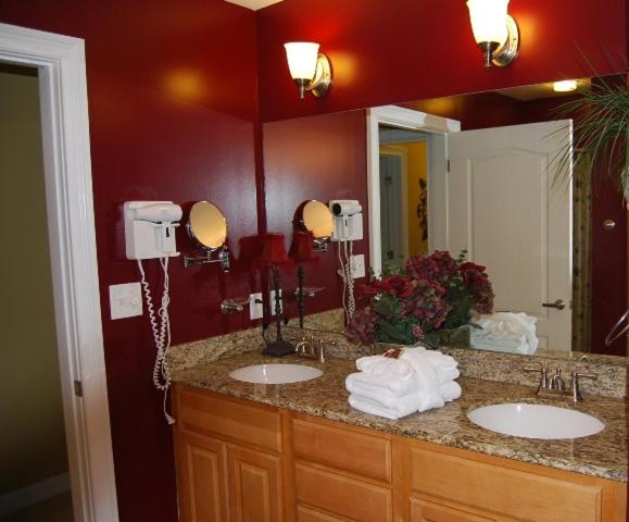 Indies 501 Condo - image 3