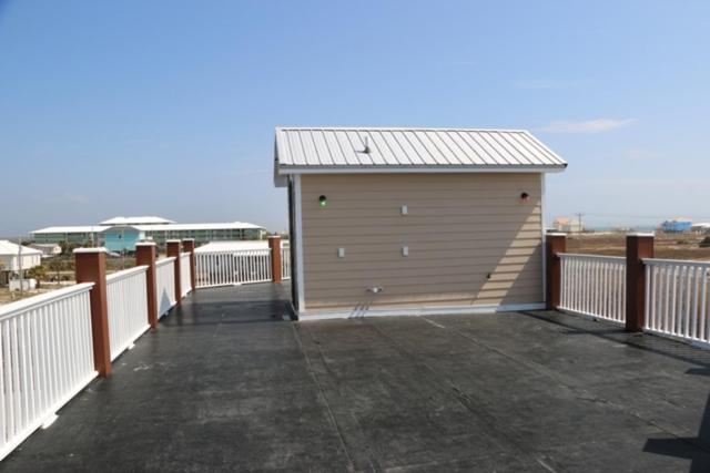 Boathouse Home - image 4