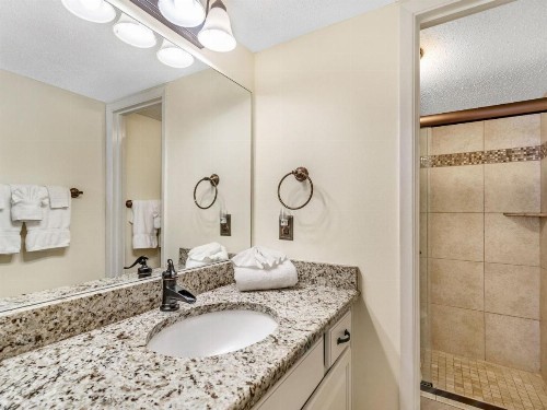 Edgewater 62 by Bender Vacation Rentals - image 8