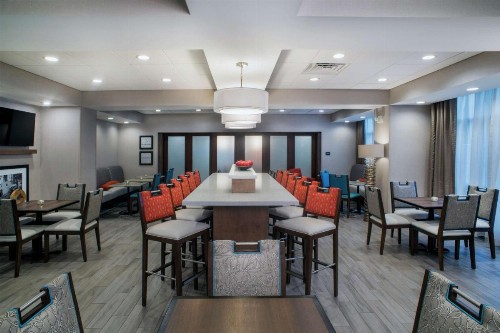 Hampton Inn Gulf Shores - image 17