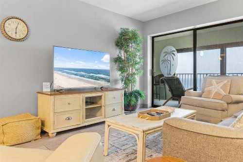 Gulf Tower Unit 8B - image 1
